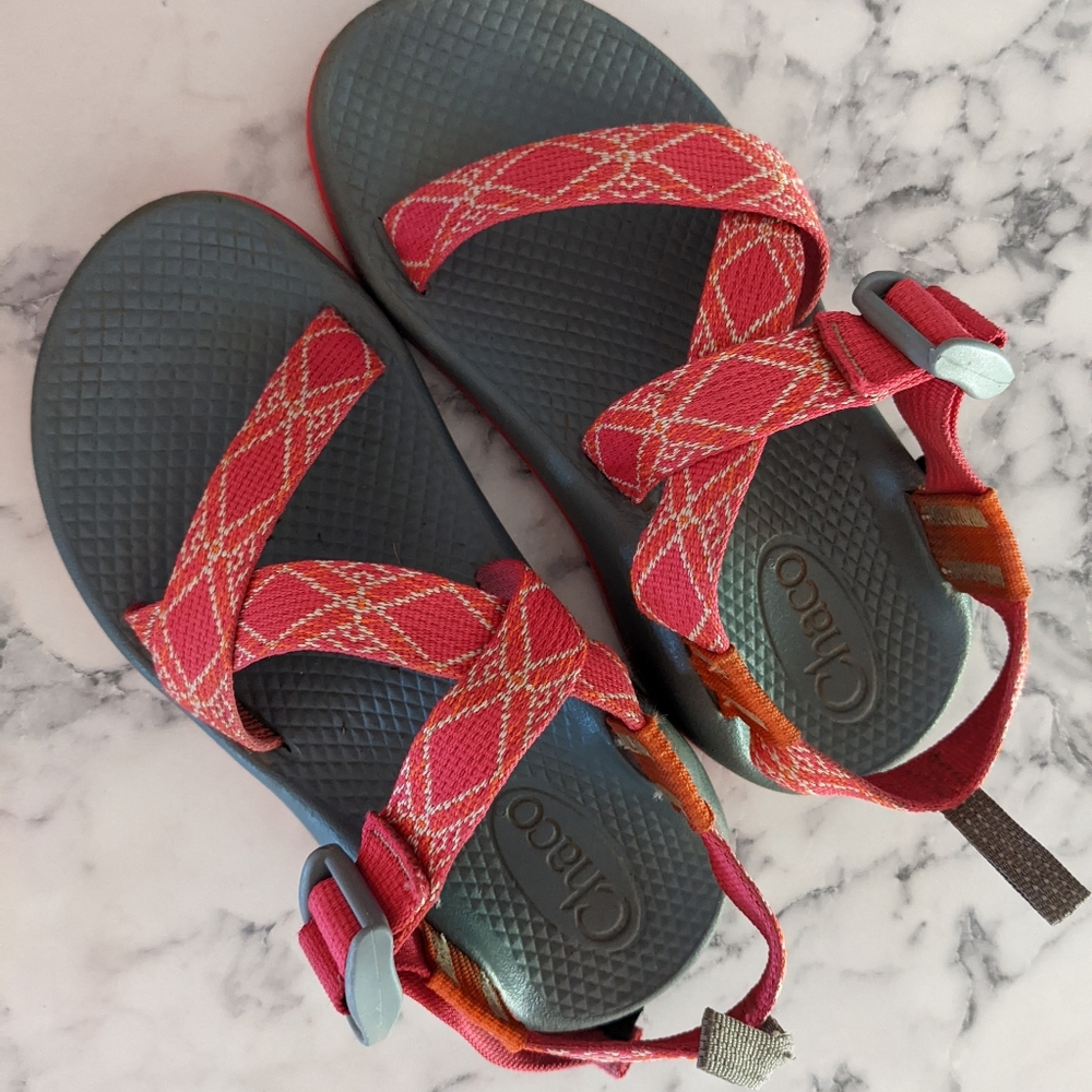 Girls chacos